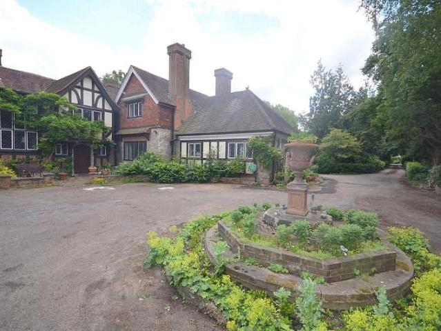 House for rent in Emerson Park, Greater London