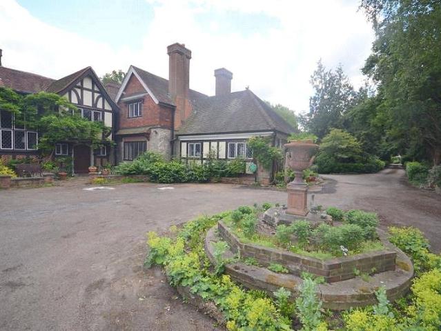 House for rent in Emerson Park, Greater London
