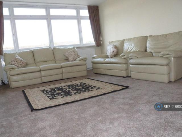 House for rent in Woodside Park, Greater London