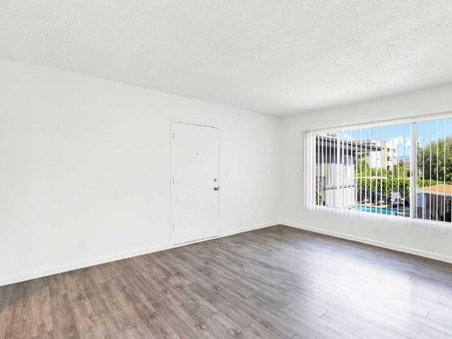 Apartment for rent in Canoga Park, California