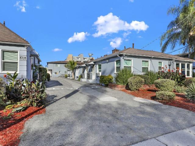 Apartment for rent in Canoga Park, California