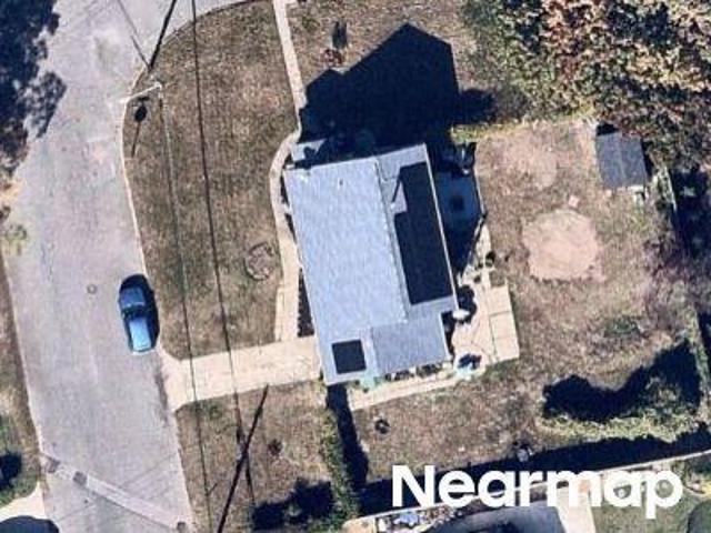 House for sale in Bay Shore House for sale in Bay Shore