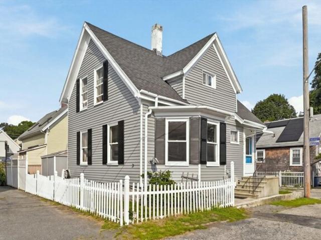 House for sale in Gloucester, Essex County