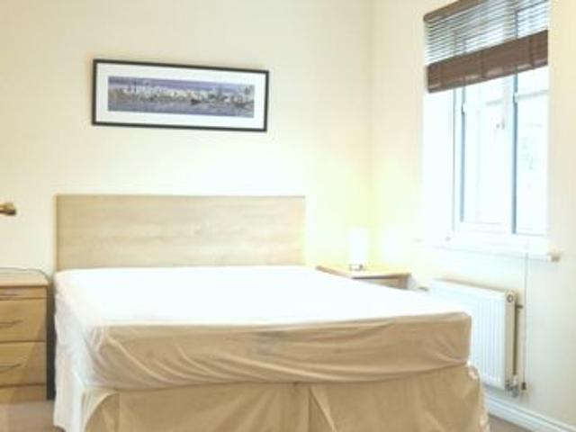 Apartment for rent in Burnt Oak, Greater London
