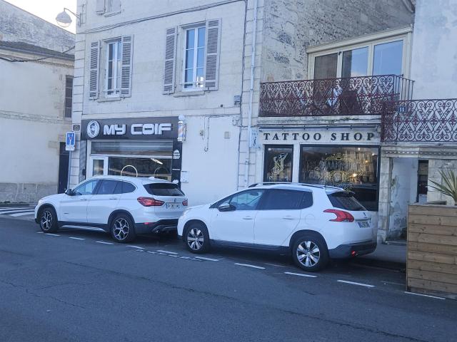 Local Commercial vente à Saintes