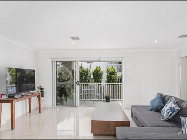 Townhouse for rent in Toombul, Queensland