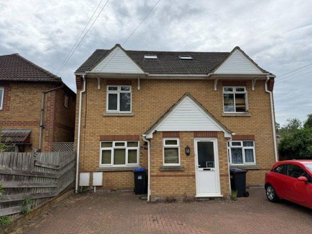 Apartment for rent in Overstone