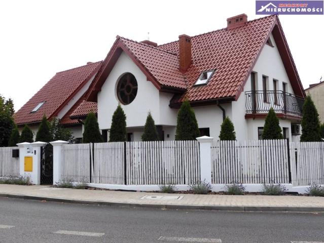 Dom na sprzedaż w Ostrowiec Świętokrzyski, Świętokrzyskie