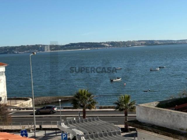 Casa venda em Núcleo Urbano Histórico de Paço de Arcos, Oeiras
