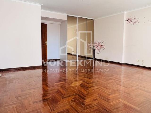 Apartamento venda em Rinchoa, Rio de Mouro