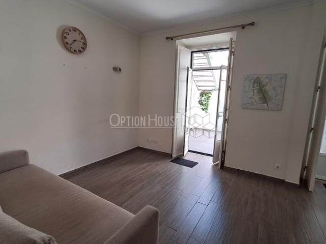 Apartamento alugar em Bairro de São Miguel, Lisboa