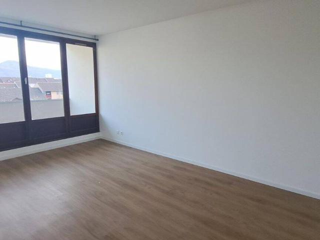 Studio location à Quartier Commanderie, Échirolles