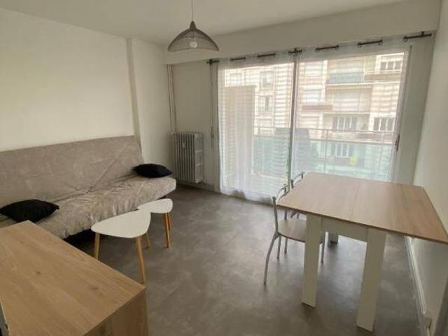 Studio location à Cité des Perrières, Châteauroux