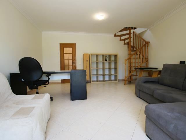 Apartamento alugar em Almada, Setúbal