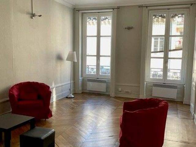 Studio location à Brégade, Amplepuis