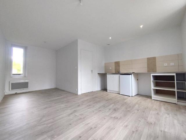 Studio location à rue de la République, Orléans
