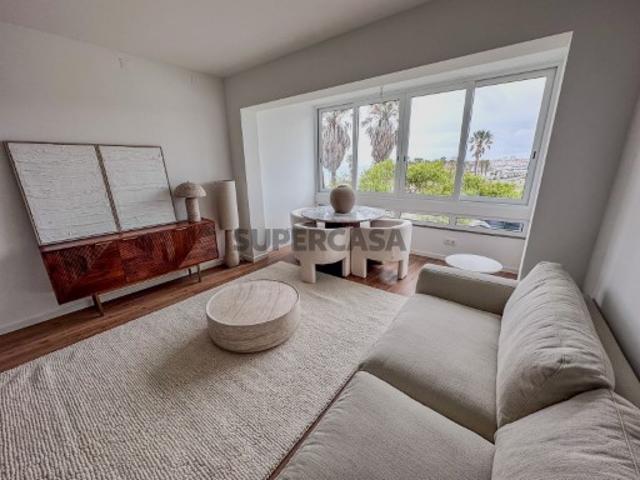 Casa venda em Centro Urbano Comercial do Estoril, Cascais