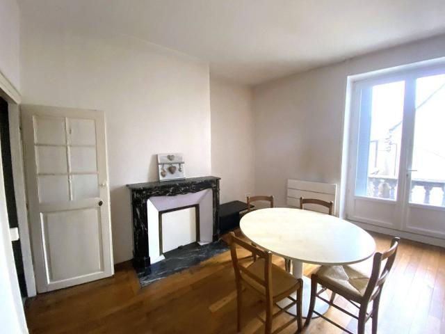 Studio location à Centre-Ville, Bourges