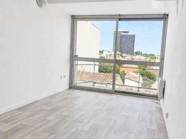 Studio location à Bordeaux, Port de la Lune, Bordeaux