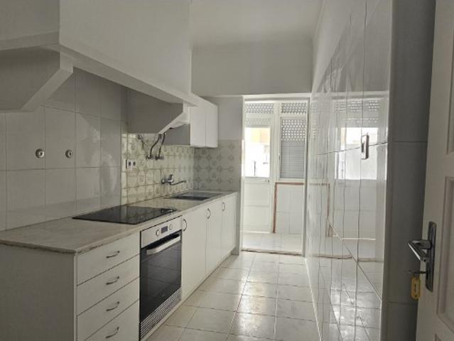 Apartamento alugar em Amadora, Lisboa