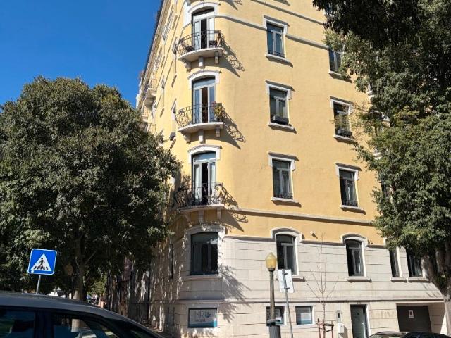 Apartamento alugar em Santo Amaro, Lisboa
