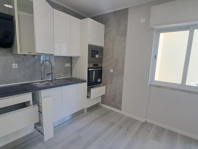 Apartamento venda em Amadora, Lisboa