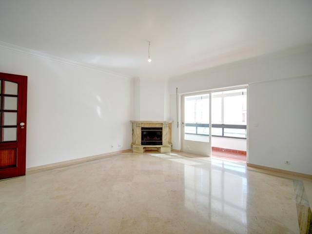 Apartamento alugar em Carcavelos, Cascais