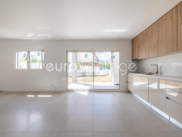 Apartamento venda em Cruz d'Areia, Leiria