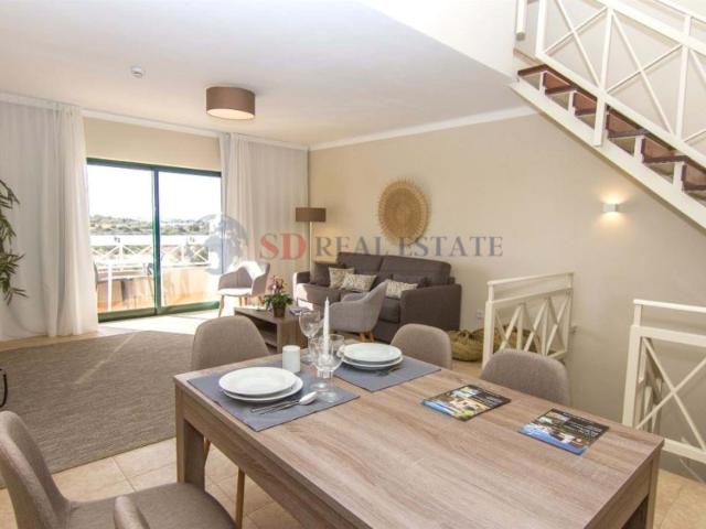 Apartamento venda em Estômbar, Faro