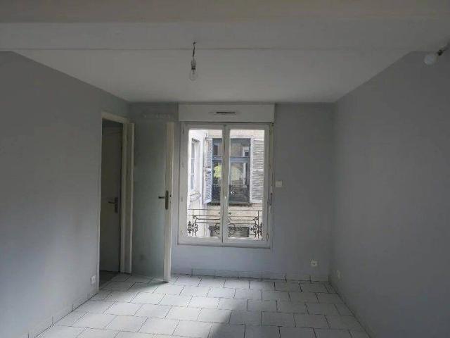 Studio location à Cité Emile Zola, Orléans
