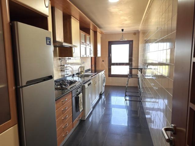 Apartamento alugar em Poço do Bispo, Lisboa