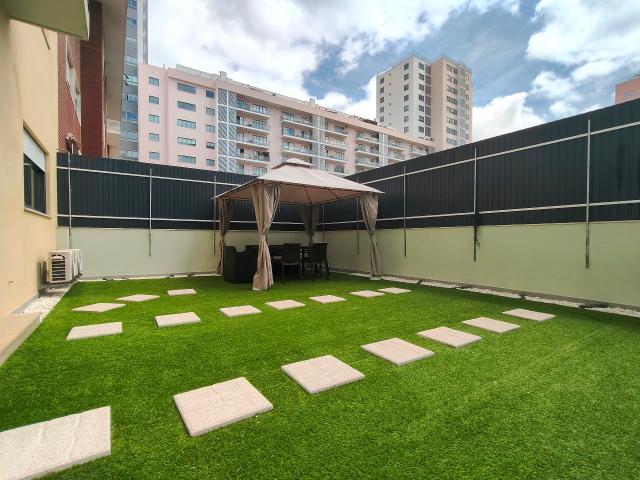 Apartamento alugar em Bairro de São Miguel, Lisboa