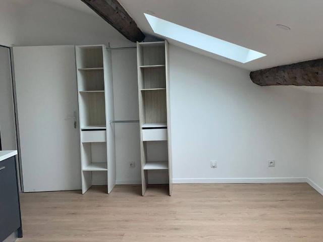 Studio location à Saint-Fons, Rhône