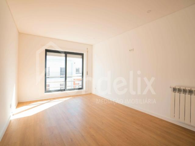 Apartamento venda em Bairro Azouguete, Santiago Dos Velhos