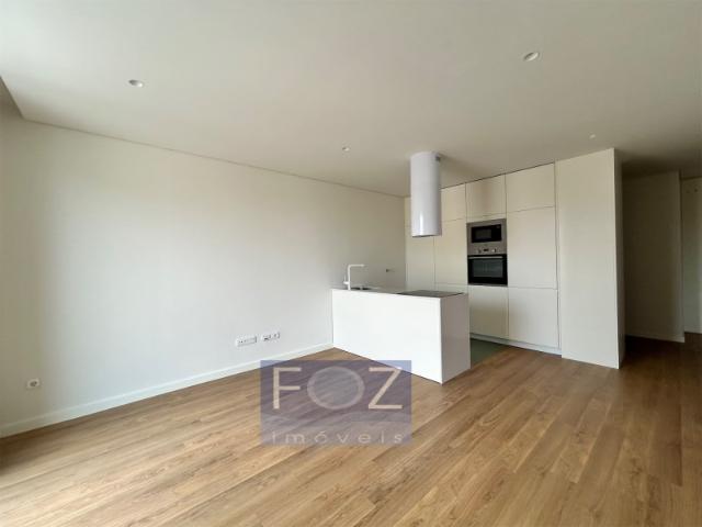 Apartamento alugar em Paranhos, Agra do Amial