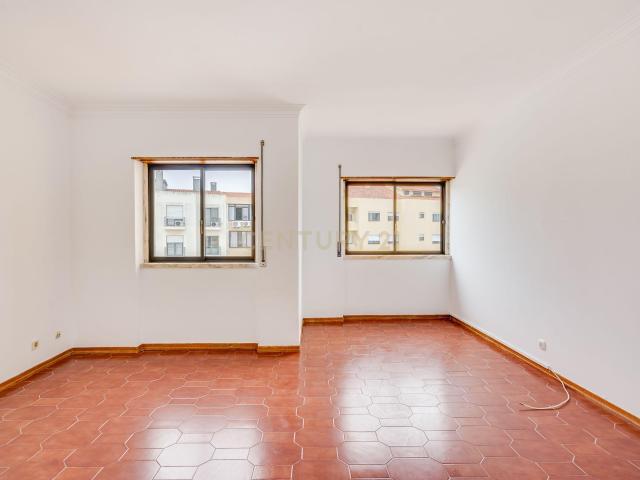 Apartamento alugar em Mem Martins, Sintra