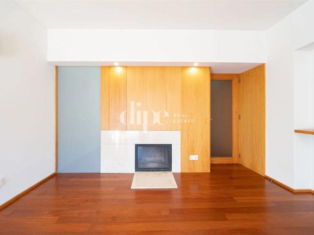 Apartamento alugar em Oliveira, São Paio e São Sebastião, Guimarães
