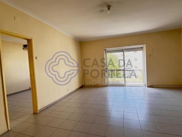 Apartamento venda em Sobralinho, Lisboa