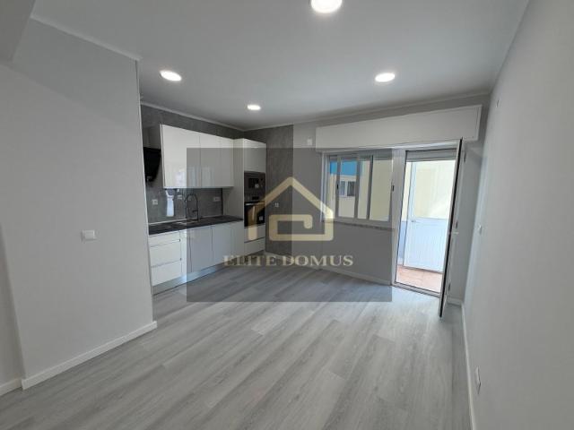 Apartamento venda em Amadora, Lisboa