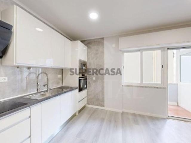 Casa venda em Villa Park, Amadora