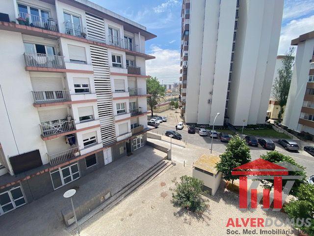 Apartamento alugar em Santa Clara, Lisboa