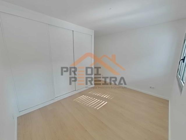 Apartamento venda em Catujal, Santiago Dos Velhos