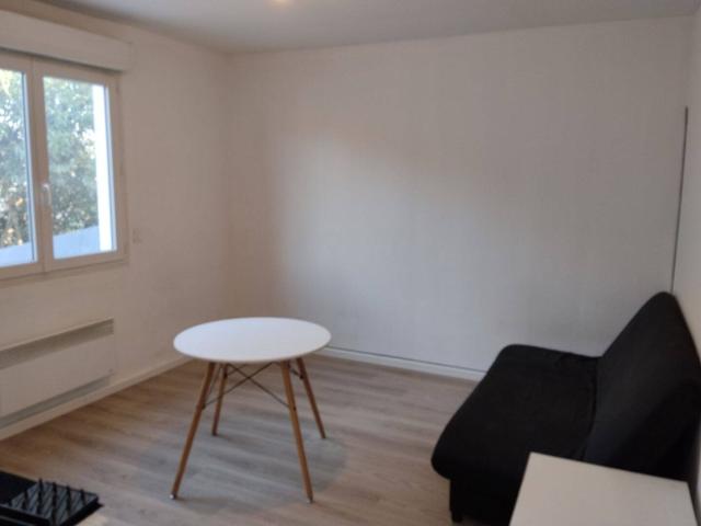 Studio location à Résidence de la Croix Blanche, Châtenay-Malabry