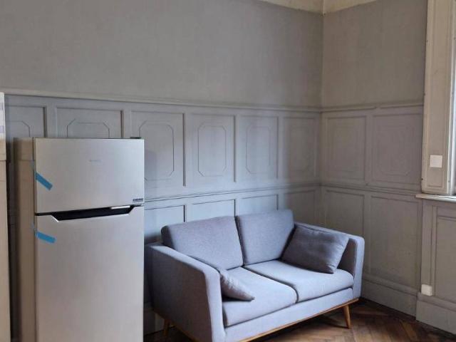 Studio location à Centre-Ville, Tourcoing