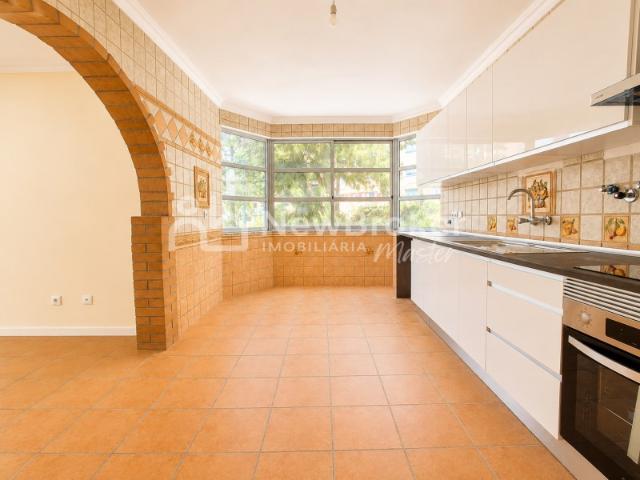 Apartamento venda em Tapada das Mercês, Sintra