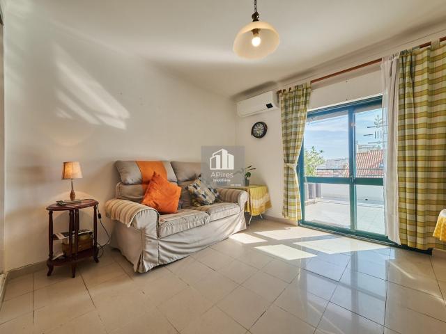 Apartamento venda em Almada, Setúbal