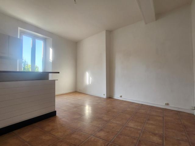 Appartement location à Saint-jean-d'angély, Faubourg Saint-Eutrope