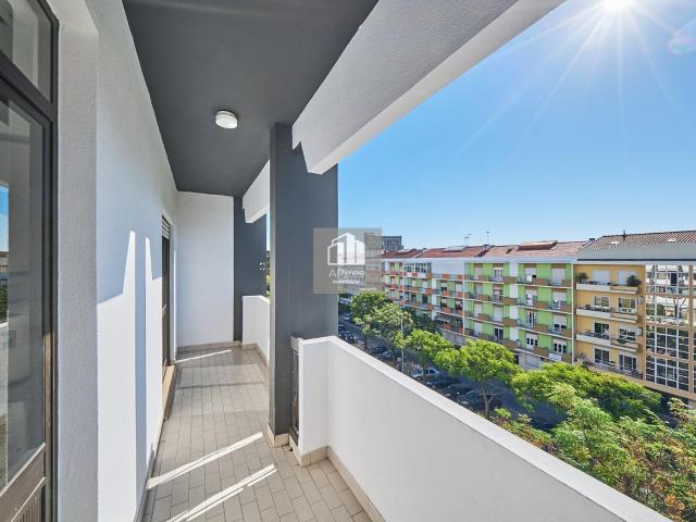 Apartamento venda em Torcatas, Almada