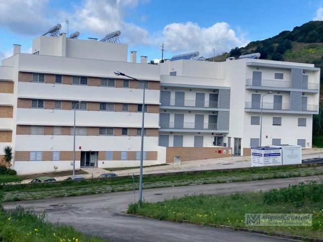 Apartamento alugar em Catujal, Santiago Dos Velhos