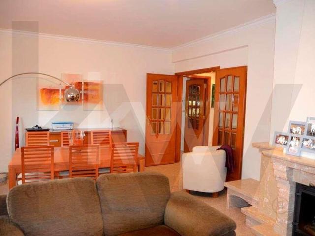 Apartamento alugar em Mem Martins, Sintra
